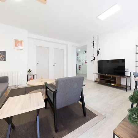 Charming With Terrace Apartamento